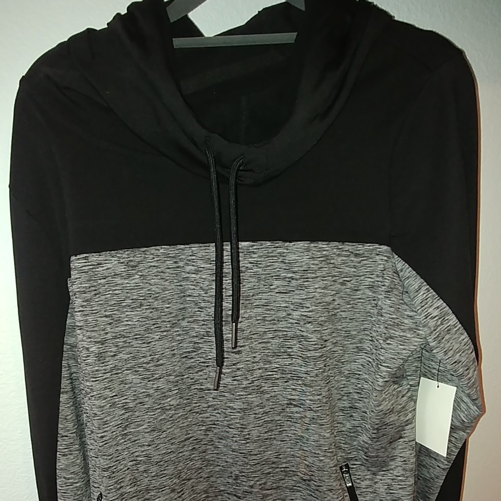 Light workout sweater with hood, scoop neck